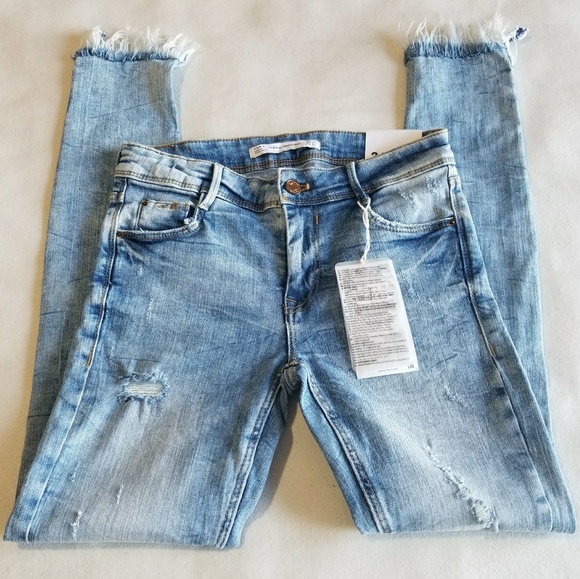 damage ankle jeans
